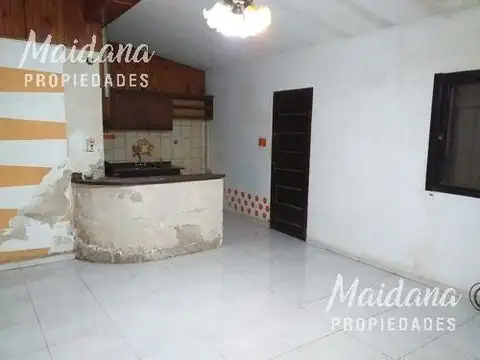 Casa 4 ambientes con 1 baño