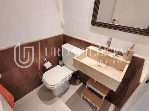 Casa 5 ambientes con 2 baños