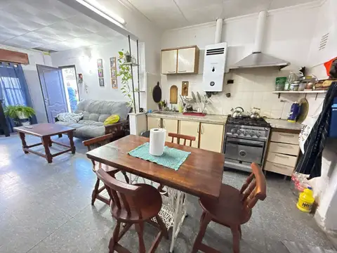 Casa 4 ambientes con 1 baño