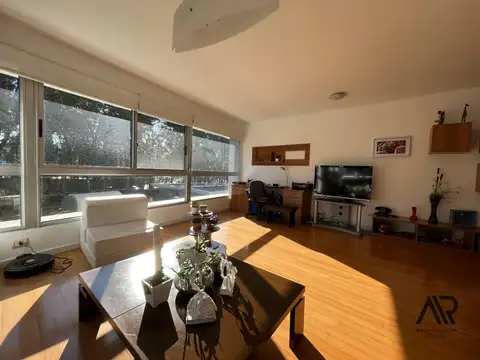 Apartamento en venta de 2 dormitorios, 2 baños y 2 garajes Carrasco Norte