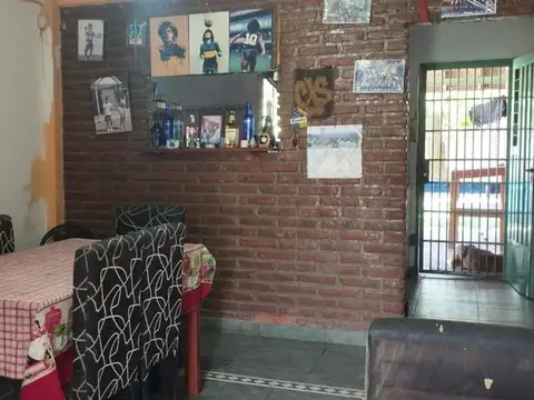 Casa en Alquiler con 2 cocheras
