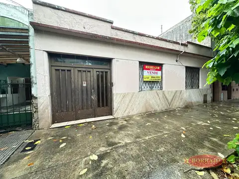 Casa en Venta en Versalles – Gran Oportunidad a Refaccionar | Lote Propio 10,50 x 26,24 mt