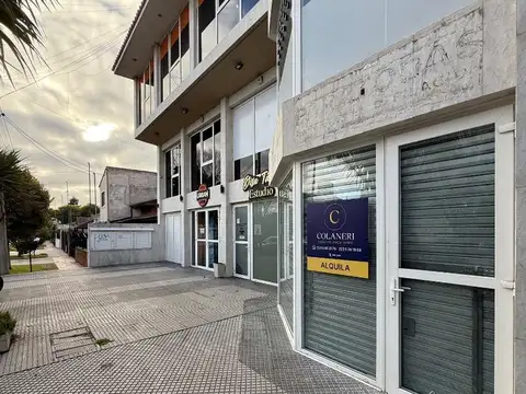 Local desarrollado en dos niveles