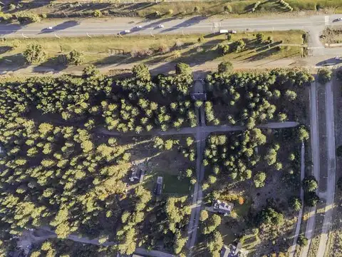 Venta oportunidad de excelente terreno de 837m2 en Barrio Pinar del Sol, frente a Invap, Bariloche