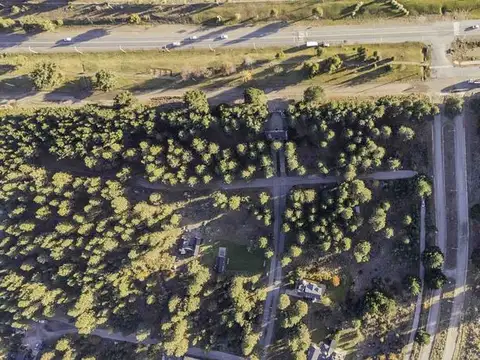 Venta oportunidad de excelente terreno de 837m2 en Barrio Pinar del Sol, frente a Invap, Bariloche