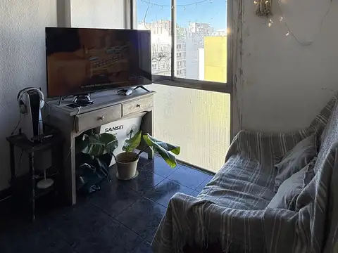 VENTA DEPARTAMENTO 3 AMB  MUY LUMINOSO LATERAL / MONSERRAT