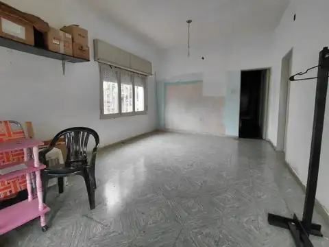 PEDRO  GOYENA 1059  - CASA CON TERRENO -