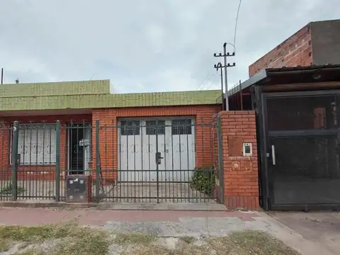 PEDRO  GOYENA 1059  - CASA CON TERRENO -
