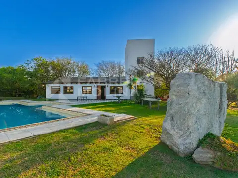 Casa en Venta con 2 cocheras