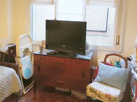 3 amb. APTO CRÉDITO. SE ESCUCHA OFERTA! ideal familia con niños. Buen espacio y tranquilo.