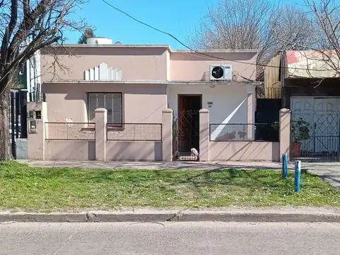 CASA EN VENTA EN FLORENCIO VARELA