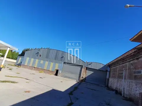 Alquiler de PREDIO con GALPON, Oficinas y Playa de maniobras sobre  RUTA 7 - CENTENARIO