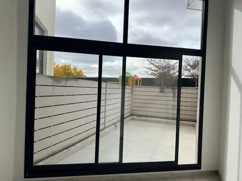 Departamento en Alquiler en Parque Chacabuco, $ 700.000