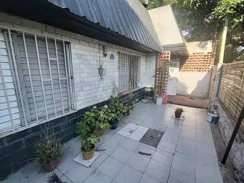 Casa 5 ambientes con 1 baño