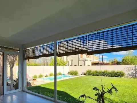 Casa 4 ambientes con 3 baños