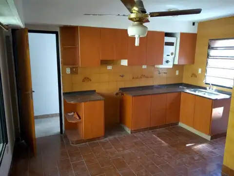 Depto Tipo Casa en Venta de 5 ambientes