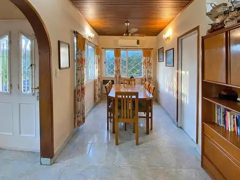 CASA - 5 AMBIENTES - MERLO