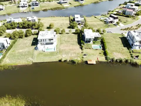 Terreno en Venta de 853,0 m2