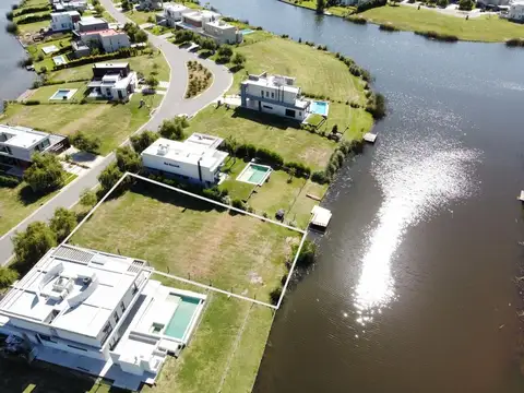 Lote a la Laguna en Venta - El Naudir