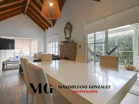 Casa 4 ambientes con 2 baños