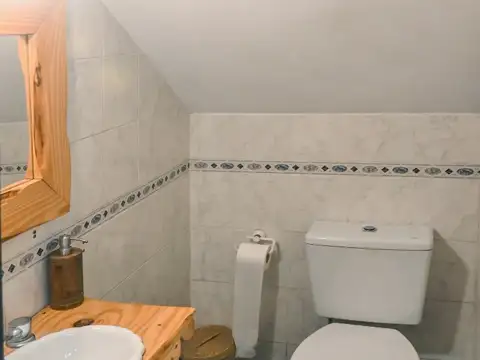 Casa de 4 ambientes en Country en Alvarez