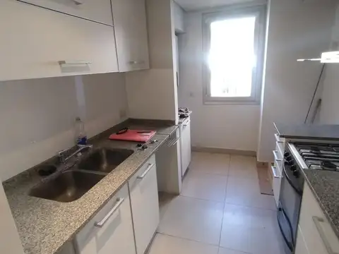 Emilio Civit 521,piso 1,depto B .Ciudad