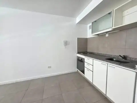 Nuevo valor! Monoambiente con cochera en venta Castelar Sur