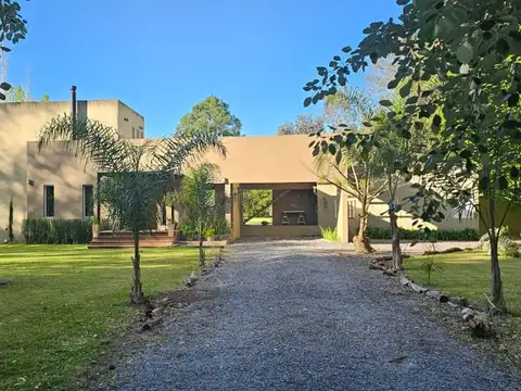 VENTA CASA 13.000 M2 CAMPOS DE ROCA 5 AMBIENTES
