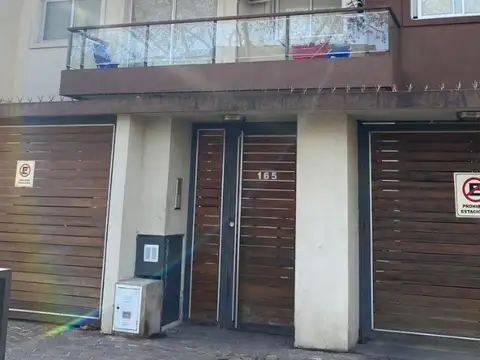 SEMIPISO 3 ambientes / cochera para auto mediano/chico y terraza propia con parrilla