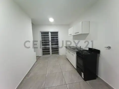 Dúplex en Venta de dos dormitorios en 70 entre 133 y 134 en Los Hornos, La Plata