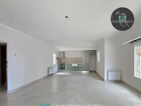 Casa 4 ambientes con 2 baños