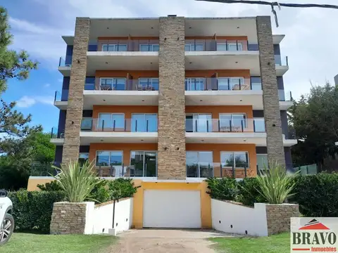 Departamento en venta c/ cochera en Las Gaviotas