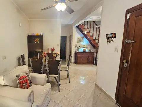 Depto Tipo Casa en Venta de 4 ambientes