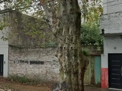 Sucre e/ Nuestra Señora del Buen Viaje y General Bartolomé Mitre