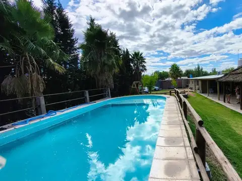 Casa 2 DORMITORIOS 1 BAÑO Galería Quincho Pileta 1500 m2 Parquizado Fin de semana vivienda familiar