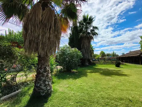 Casa 2 Dormitorios con Pileta y Quincho en Colonia Segovia | 1.500 m² de Terreno | Amplio Parque