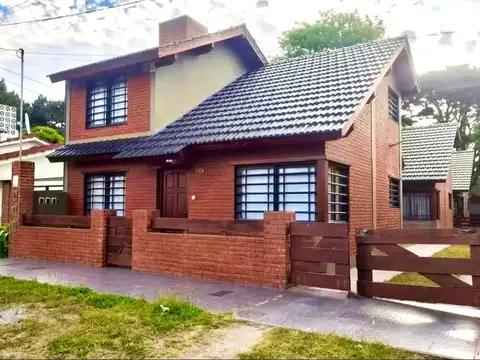 Casa en venta - La Lucila Del Mar, impecable! Permuta !