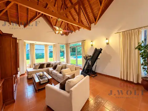 Casa en Venta con 1 cochera