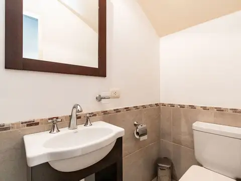 Depto Tipo Casa en Venta en Chacarita, USD 415.000