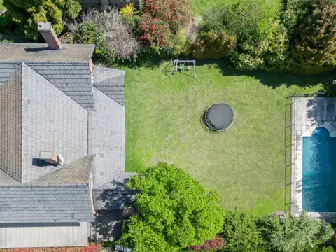 Casa 6 ambientes con 4 baños