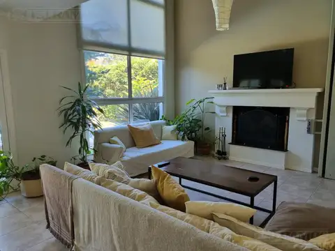 Casa en Alquiler al Oeste