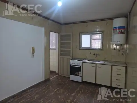 García Velloso  700 - Piso 1º Dpto A