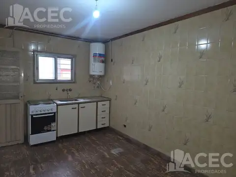 Departamento en Alquiler en Lisandro De La Torre, $ 550.000