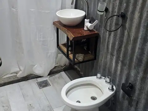 Casa 4 ambientes con 1 baño