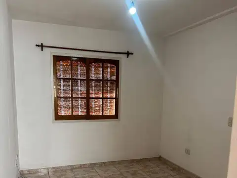 Departamento 5 ambientes con 1 baño