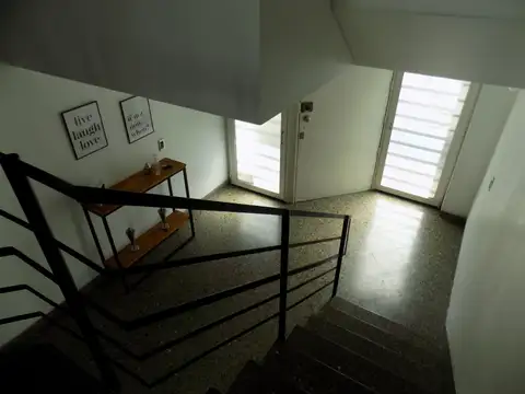 Casa en Alquiler con 2 cocheras