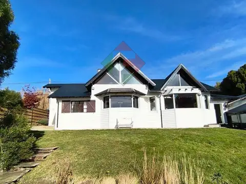 Casa frente al Lago Nahuel Huapi en Costa del Sol, acepta permutas en Bariloche o Buenos Aires