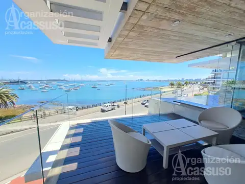 Departamento Puerto de Punta del Este 4 dormitorios en suite Piscina parrilla único sobre el mar