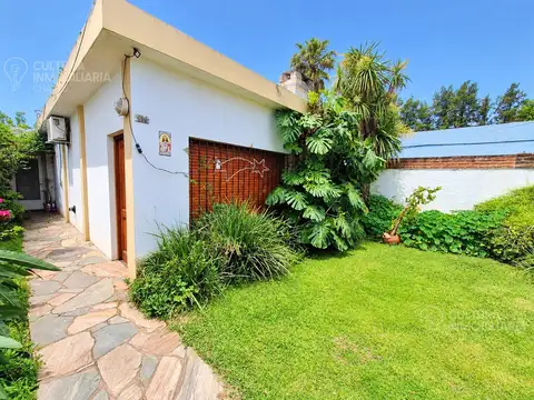 VENTA CASA 4 AMBIENTES VILLA LUZURIAGA