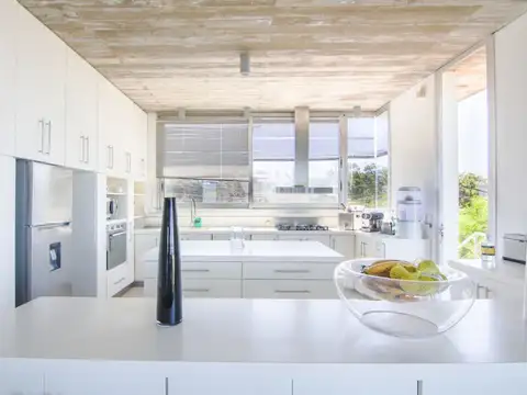 CASA CON VISTA AL MAR EN OPORTUNIDAD 7 SUITES